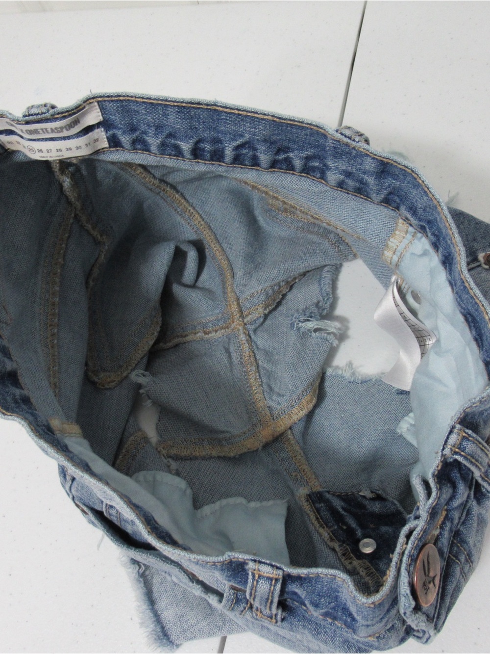 One Oneteaspoon  Juliettes High Waist Firm Fit Star Butt Panel Denim Shorts 25 - Picture 9 of 16